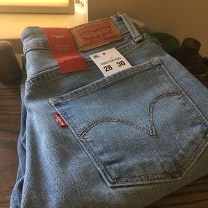 Levi’s Midrise Skinny Jeans!